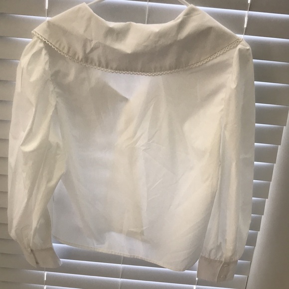 Q2 Button-Front Ruffle Shirt Embroidered Peter Pan collar Size S - Picture 11 of 15